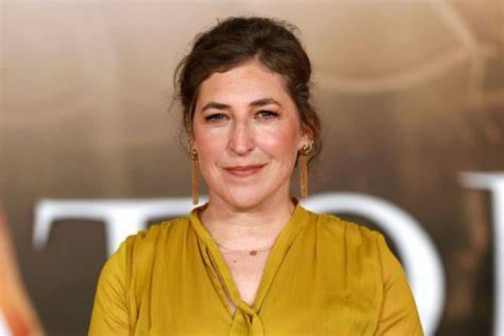 Mayim Bialik Doesn't Want to Show Off Her Body 'Imperfections'